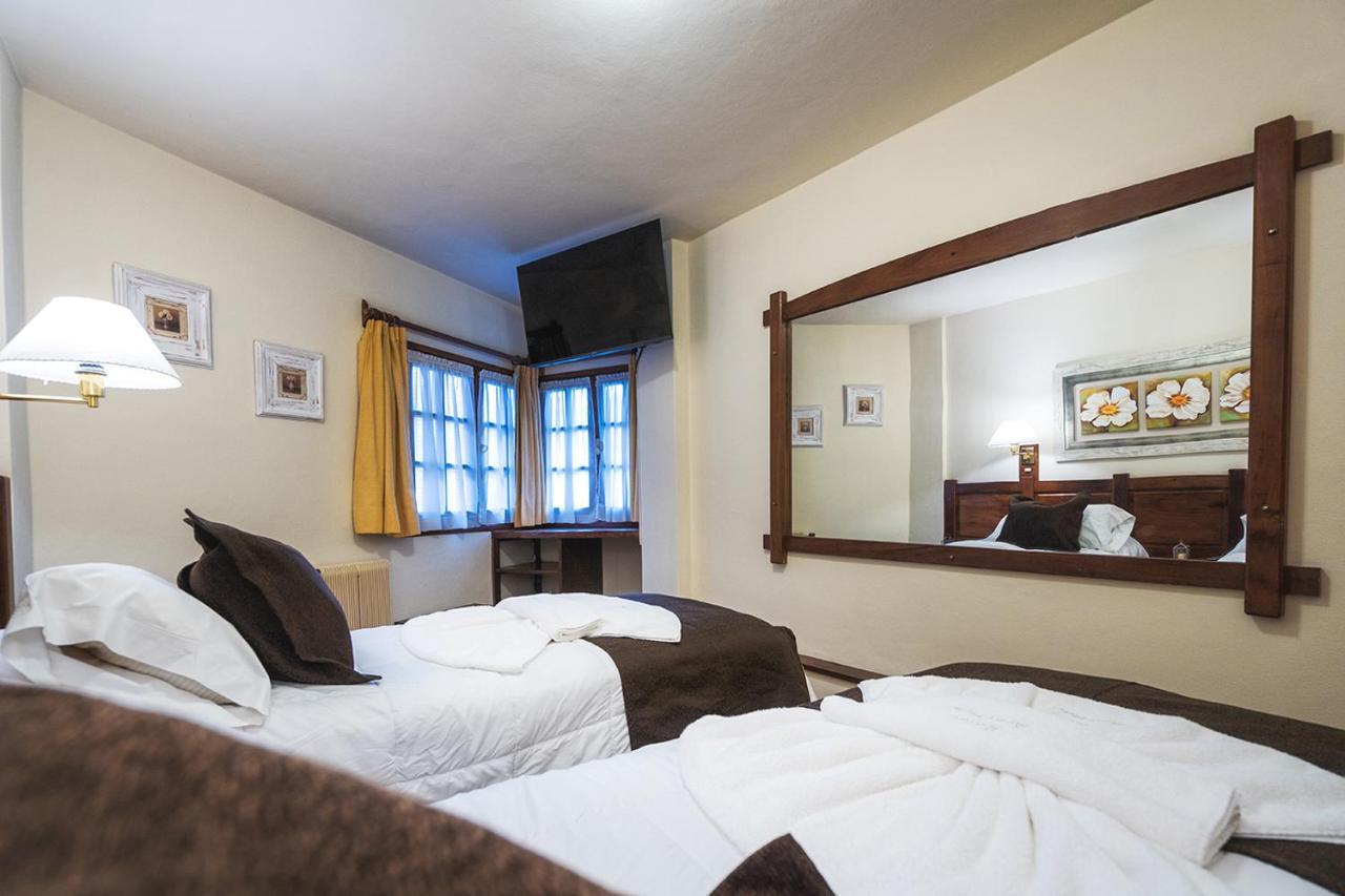 Del Viejo Esquiador Hotel San Martín de los Andes Eksteriør billede